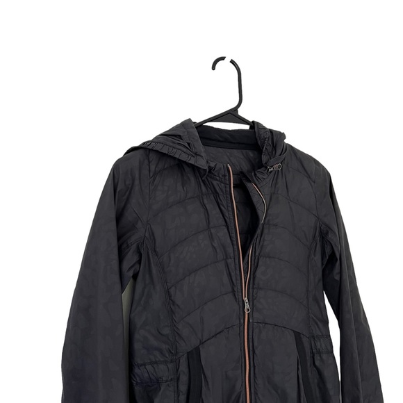 RARE:Lululemon Spring Fling Puffy Windbreaker Animal Swirl Embossed Black Size 4 - Picture 11 of 14